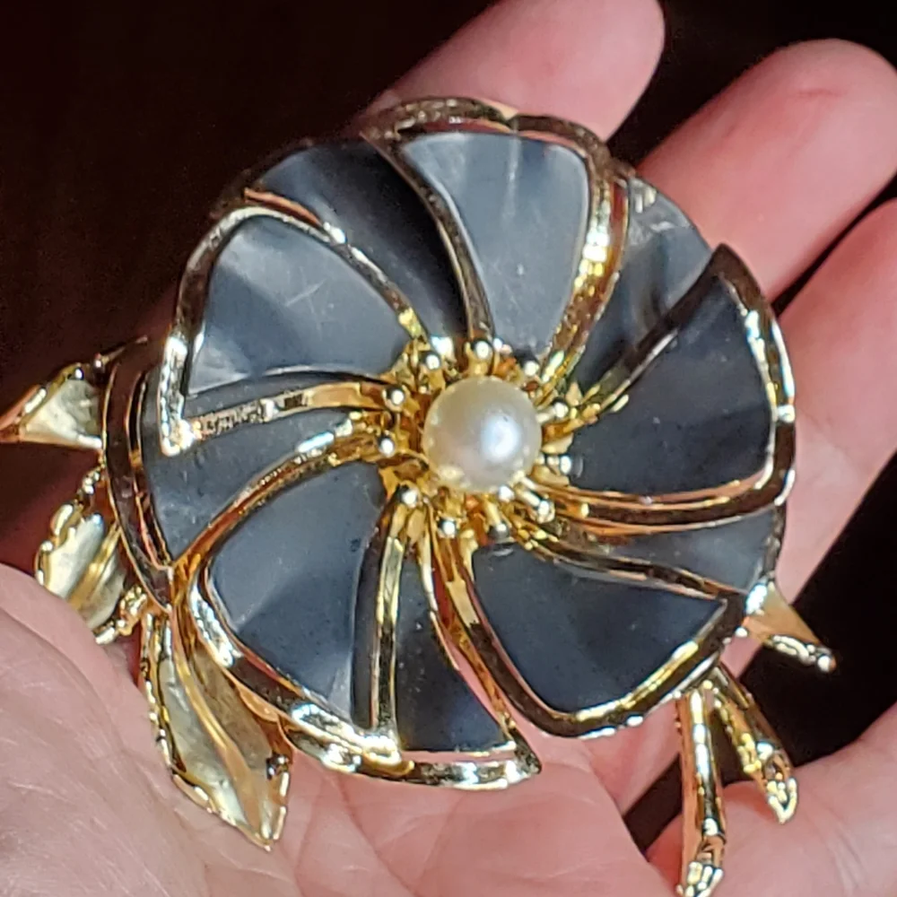 MCM Vintage Gold Tone & Black Matte Flower w/ Faux Pearl Accent Brooch